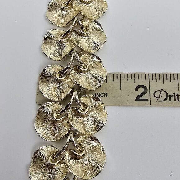 Vtg Lisner Bracelet Silver Tone Gingko Leaf Lily Pad Textured Disc Chunky 60s - Picture 6 of 11